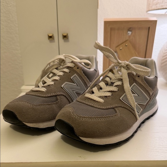 New Balance Shoes - New Balance 574 Women's Gray Sneakers~ 6.5